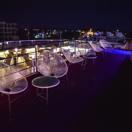 Hotel Evropa ウルツィニ エクステリア 写真