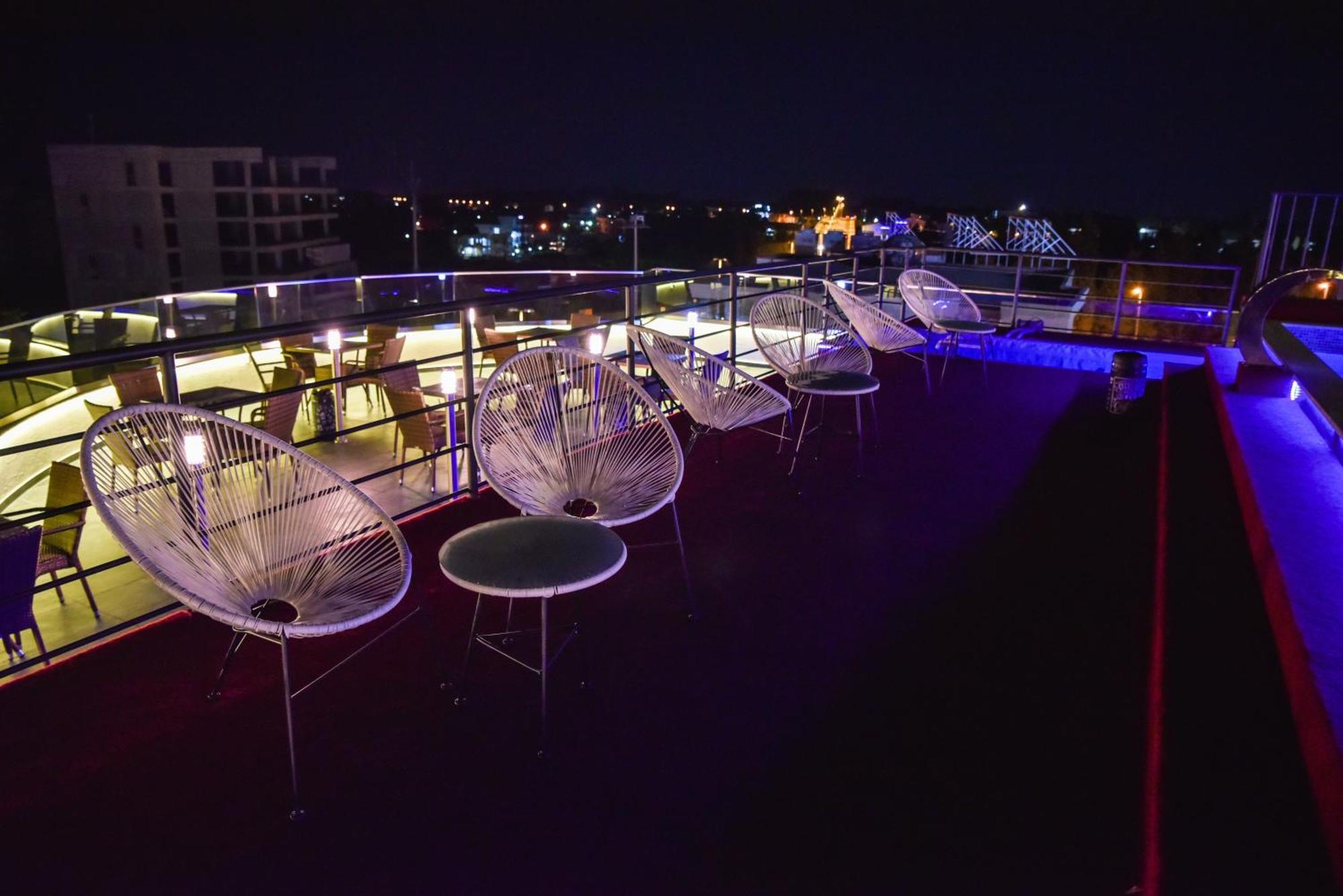 Hotel Evropa ウルツィニ エクステリア 写真