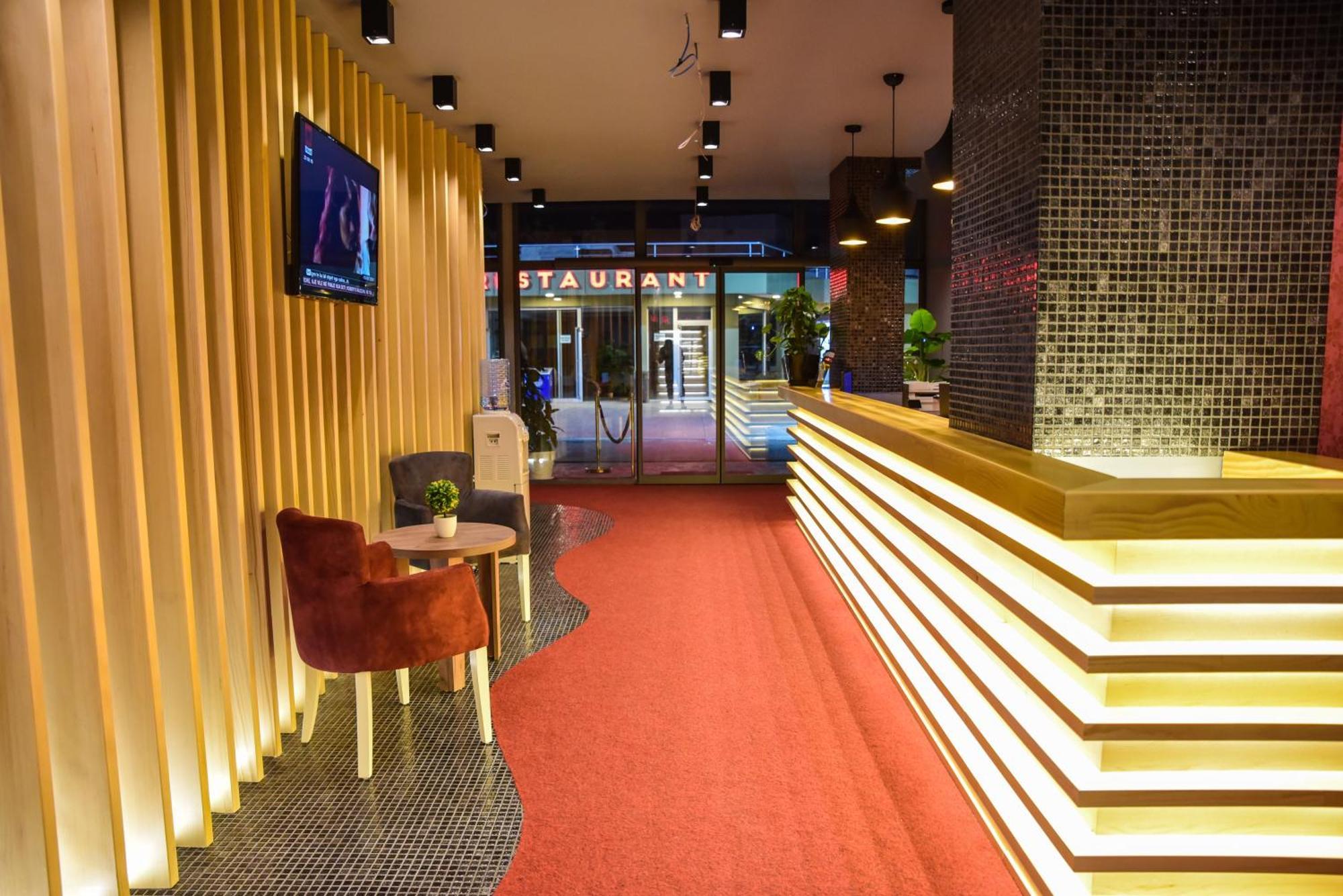 Hotel Evropa ウルツィニ エクステリア 写真