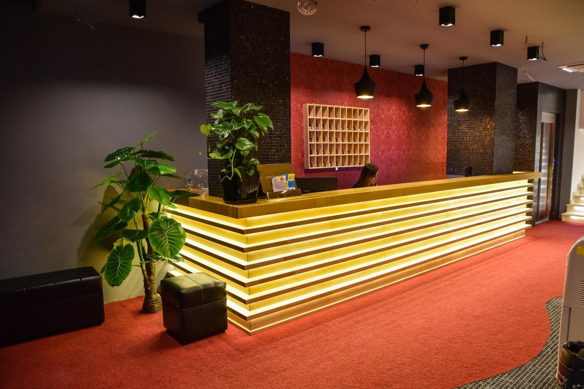 Hotel Evropa ウルツィニ エクステリア 写真