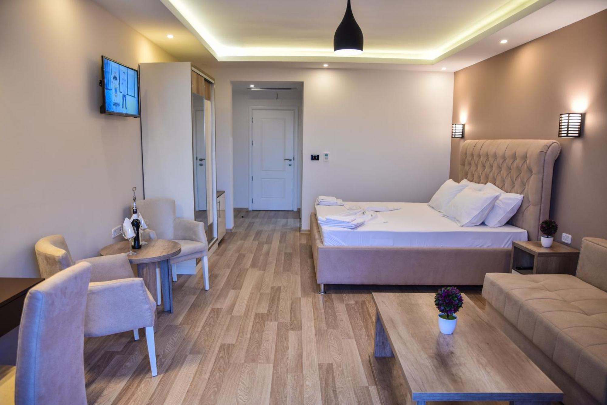 Hotel Evropa ウルツィニ エクステリア 写真