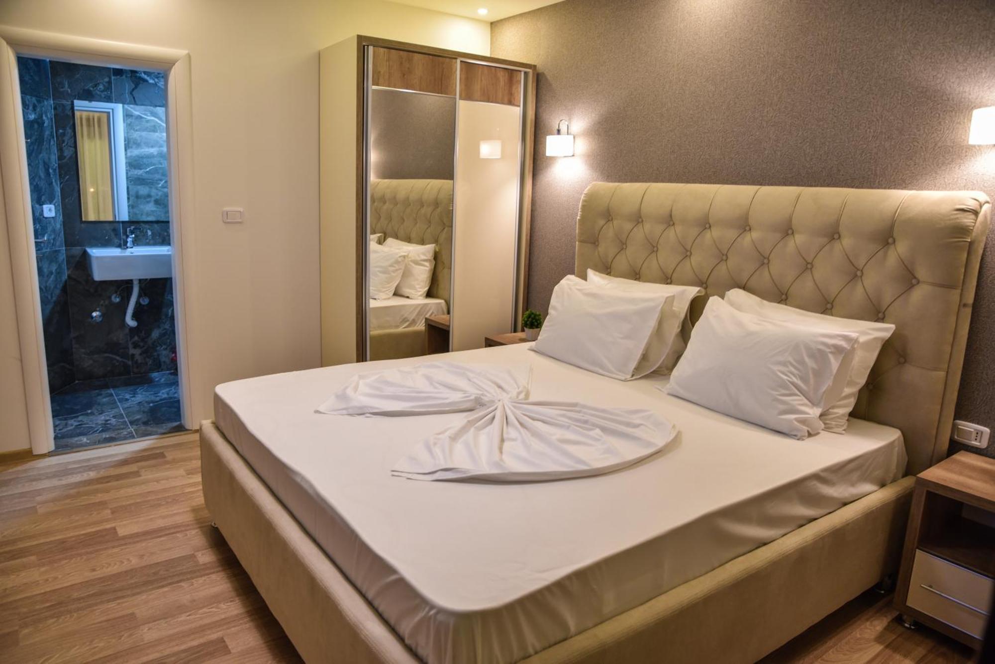Hotel Evropa ウルツィニ エクステリア 写真