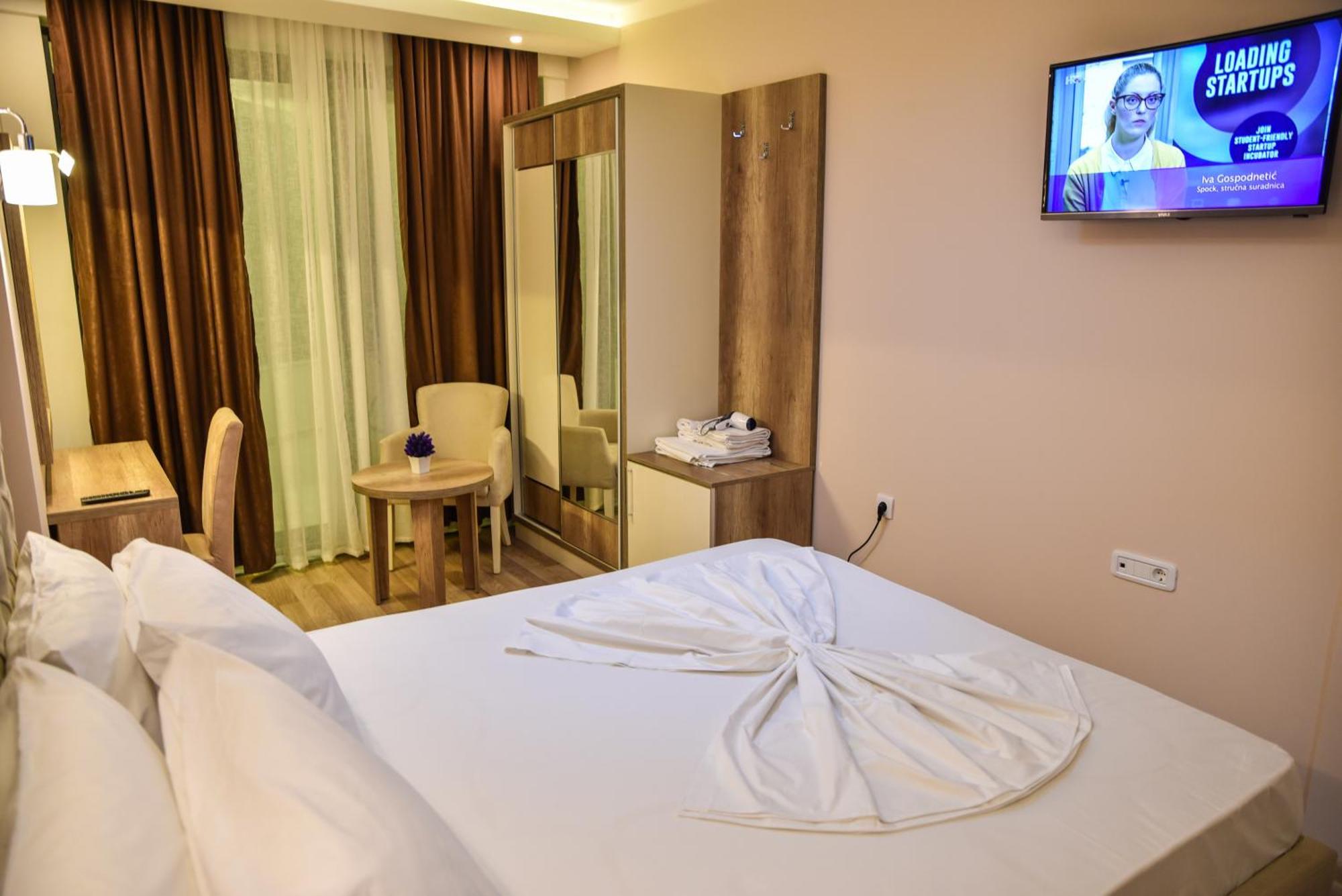 Hotel Evropa ウルツィニ 部屋 写真