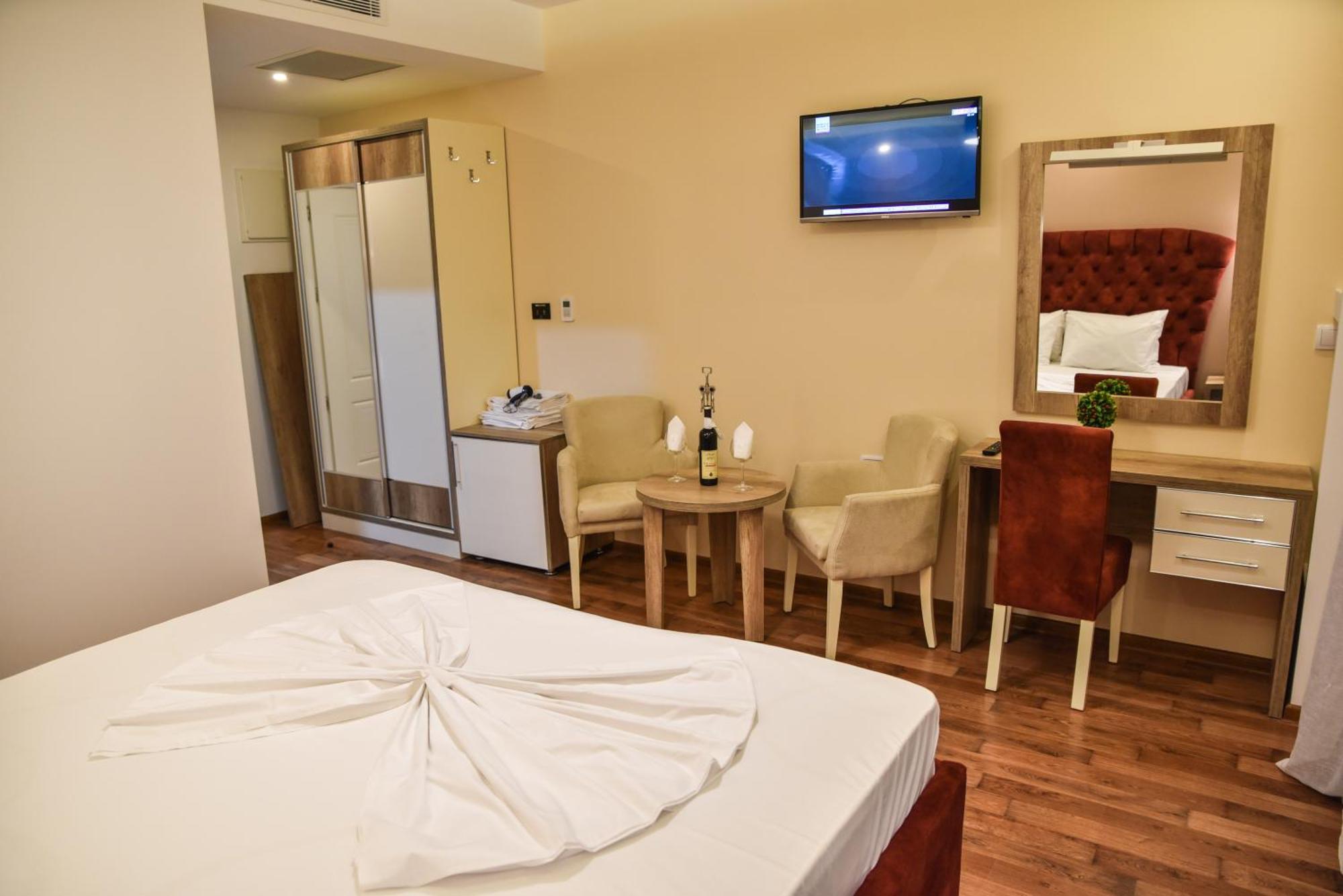 Hotel Evropa ウルツィニ 部屋 写真