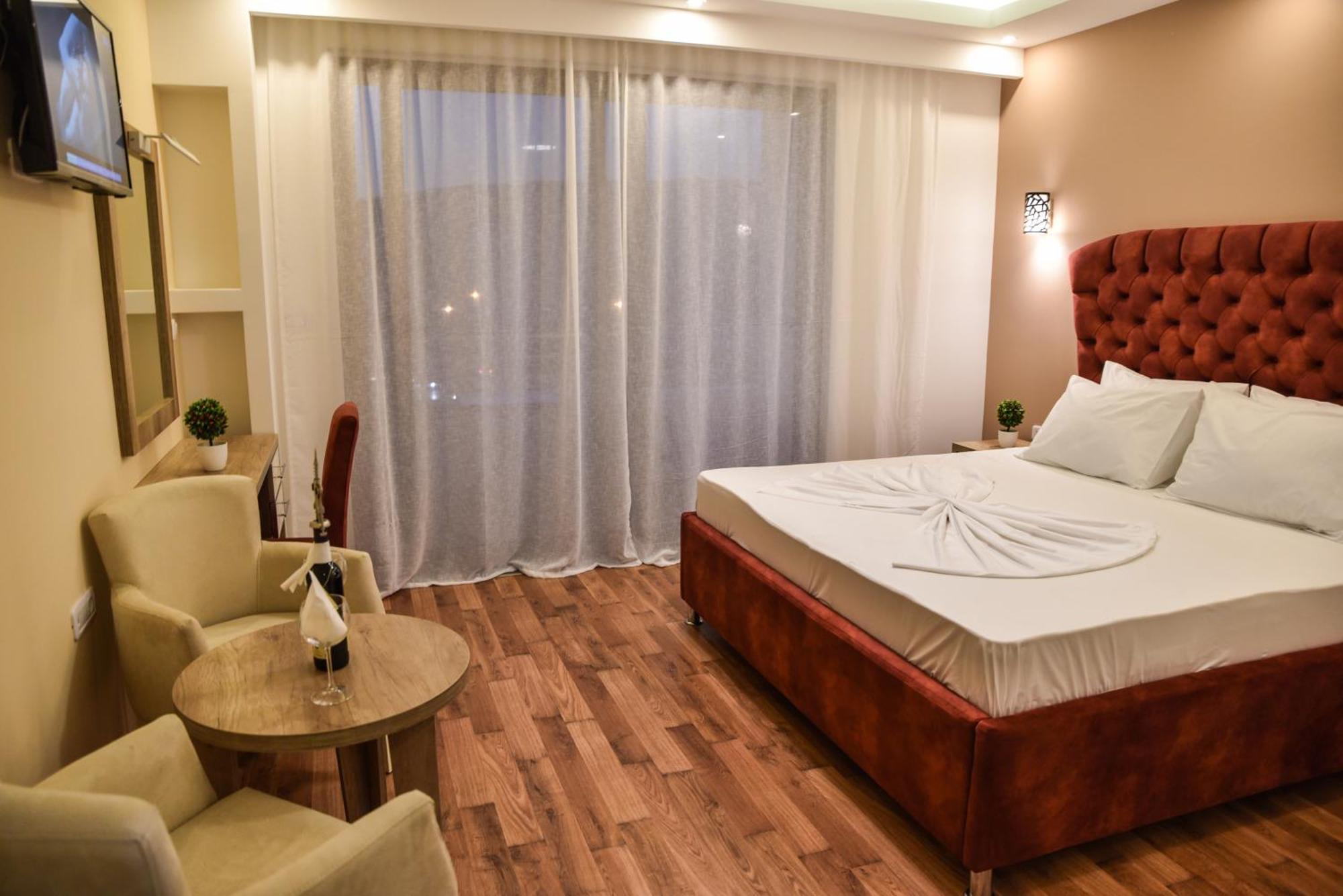 Hotel Evropa ウルツィニ エクステリア 写真