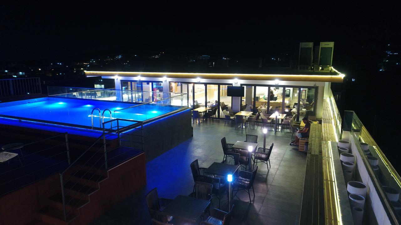 Hotel Evropa ウルツィニ エクステリア 写真