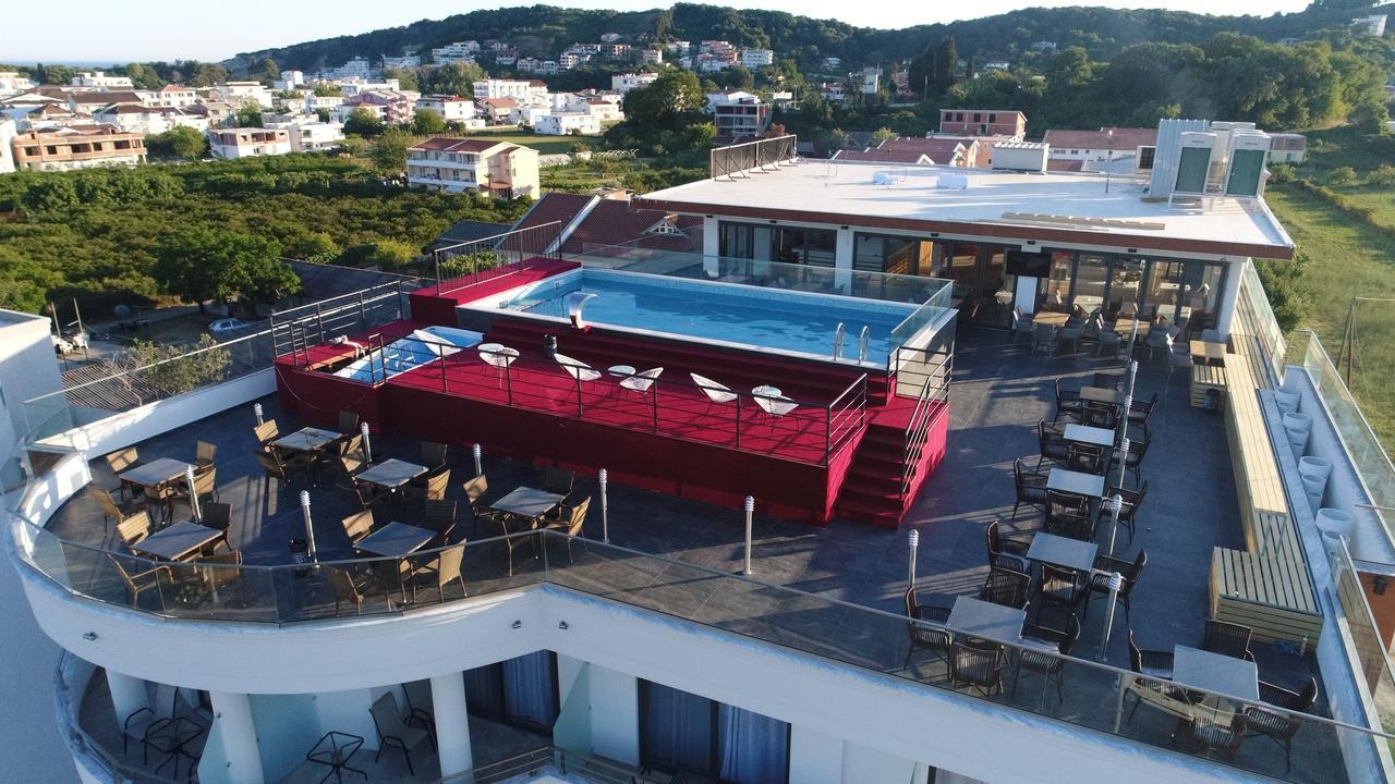 Hotel Evropa ウルツィニ エクステリア 写真